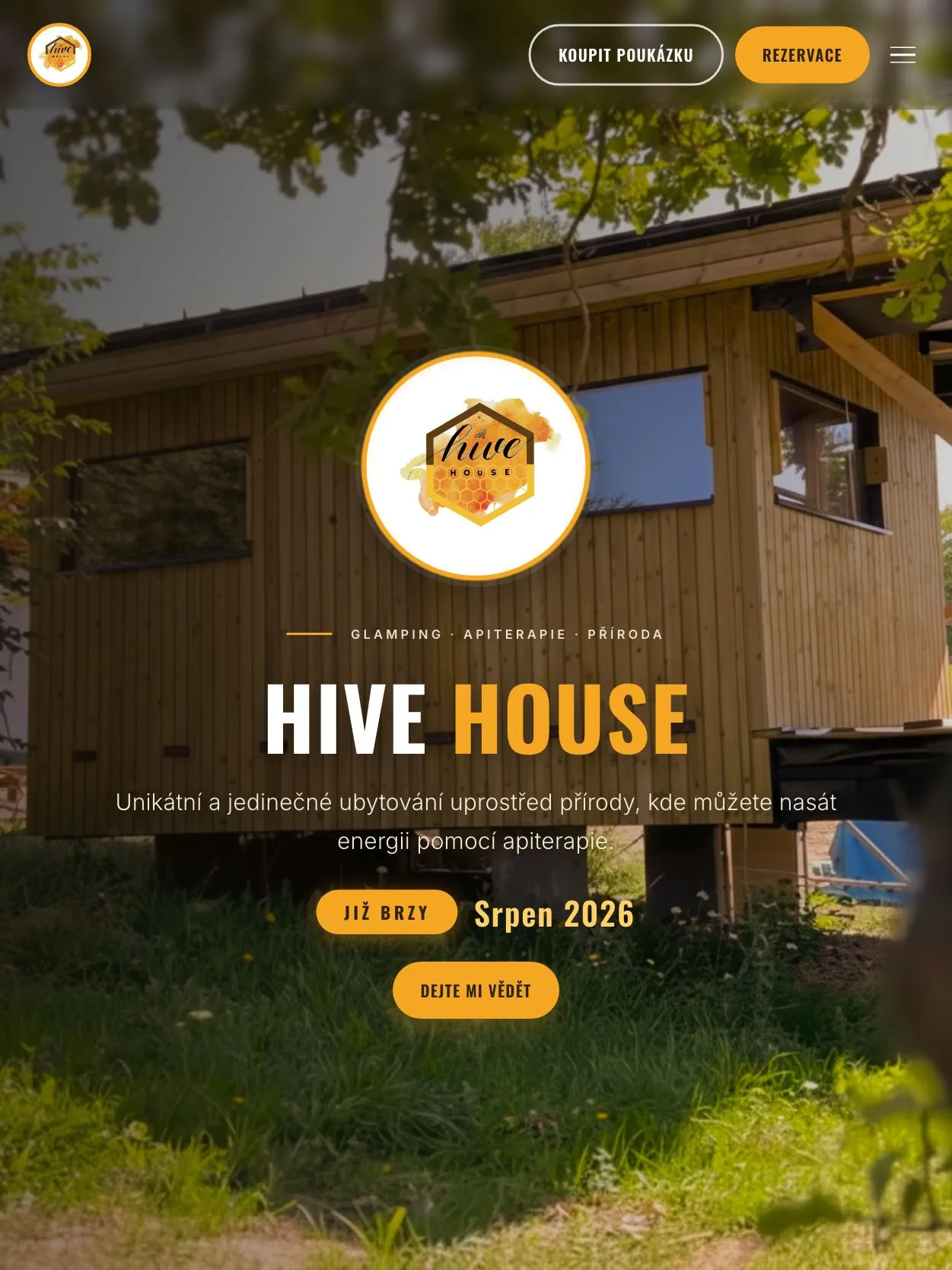 Hive House — glamping se včelami — Tablet